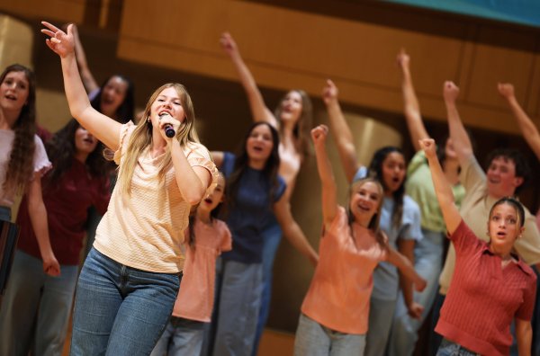 散户炒股 时政镜距离｜从鼓岭到世界，歌声谱写友谊乐章